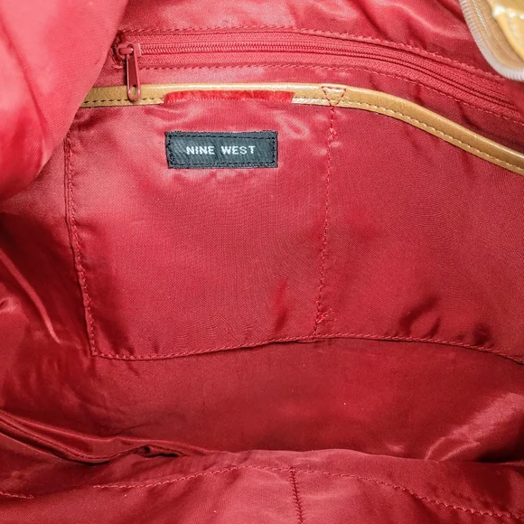 👜 Nine West Slouchy Hobo Shoulder Bag | Boho Chic | Tan Leather Look - Picture 5 of 6